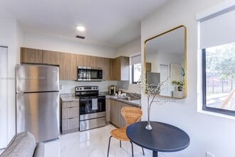 339 W 78th Rd in Hialeah, FL - Building Photo - Building Photo