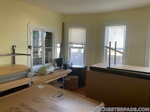 52 Crescent Ave in Boston, MA - Building Photo - Building Photo
