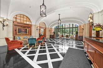 2550 N Lakeview Ave in Chicago, IL - Building Photo - Building Photo