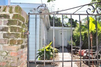 35 Bogard St in Charleston, SC - Building Photo - Building Photo