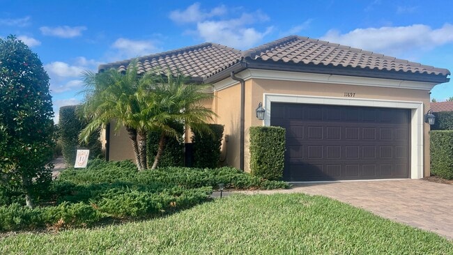 11697 Callisia Dr in Odessa, FL - Foto de edificio - Building Photo