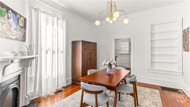 319 E Anderson St, Unit A in Savannah, GA - Foto de edificio - Building Photo