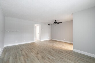 300 Layne Blvd in Hallandale Beach, FL - Building Photo - Building Photo