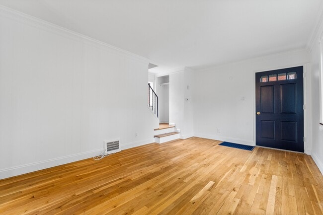 947 Brintell St in Pittsburgh, PA - Building Photo - Building Photo