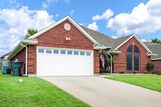 4909 Indio Ln in Sherman, TX - Foto de edificio - Building Photo