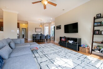 1718 W Carmen Ave in Chicago, IL - Building Photo - Building Photo