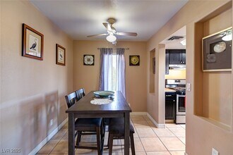 1440 E Vegas Valley Dr in Las Vegas, NV - Building Photo - Building Photo