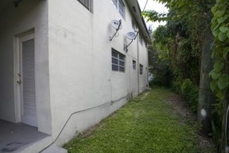 Golden Sunset Apartments in Hollywood, FL - Building Photo - Building Photo