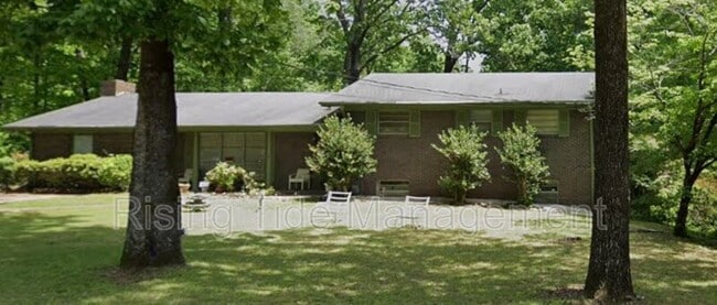 property at 2325 4th Pl NE