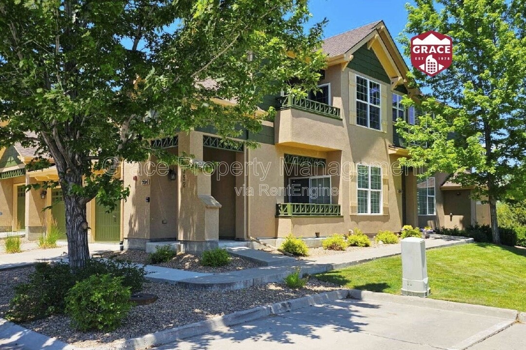 11992 W Long Cir in Littleton, CO - Building Photo