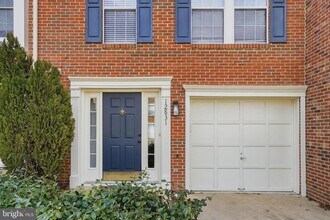 12831 Silvia Loop in Woodbridge, VA - Building Photo - Building Photo