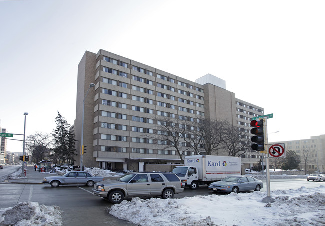 Sellery Hall in Madison, WI - Foto de edificio - Building Photo