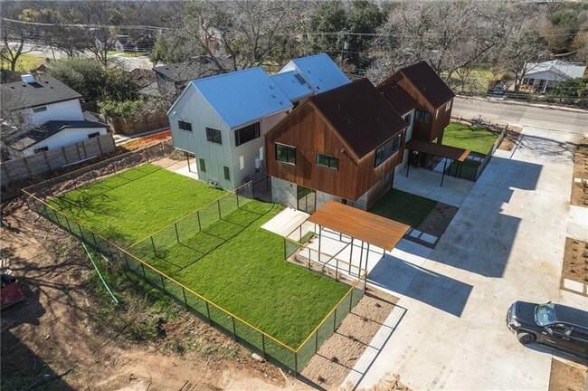915 Tillery St in Austin, TX - Building Photo - Building Photo