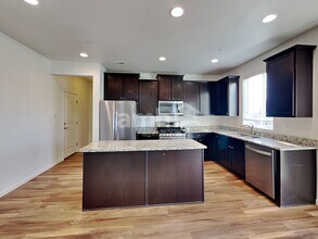 2753 Justice Pl in Enumclaw, WA - Foto de edificio - Building Photo