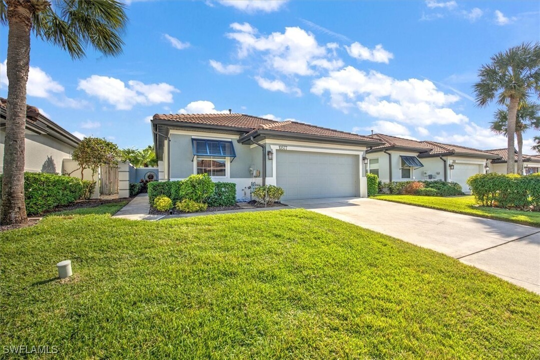 10577 Avila Cir in Ft. Myers, FL - Building Photo
