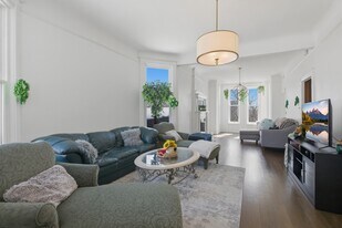 850 W Oakdale Ave, Unit O3 in Chicago, IL - Building Photo