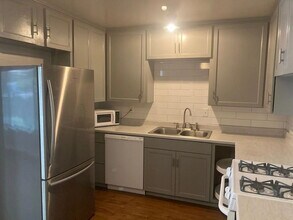 898 Yosemite Pkwy in Merced, CA - Building Photo - Building Photo