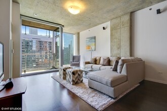 600 N Fairbanks Ct in Chicago, IL - Building Photo - Building Photo