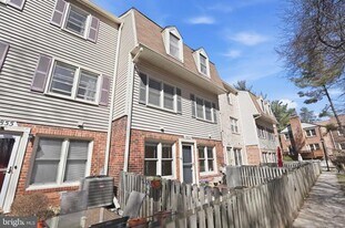 7853 Coddle Harbor Ln, Unit 7853 Coddle Harbour in Potomac, MD - Building Photo