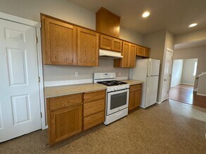 5832-5830 Glen Echo Ave in Gladstone, OR - Building Photo - Building Photo