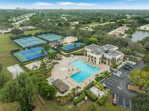 7827 SW 106th Cir in Miami, FL - Building Photo - Building Photo