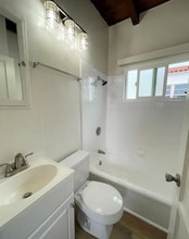 134 S Crimea St in Ventura, CA - Foto de edificio - Building Photo