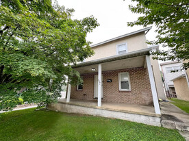 829-833 Conestoga Road in Bryn Mawr, PA - Building Photo