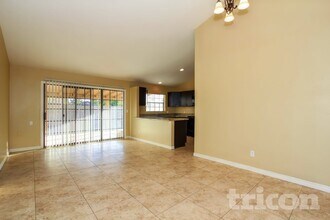 4157 W Michigan Ave, Unit 1st FL Rear in Glendale, AZ - Foto de edificio - Building Photo