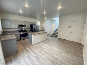 6736 Twisted Wood Dr in Las Vegas, NV - Building Photo - Building Photo