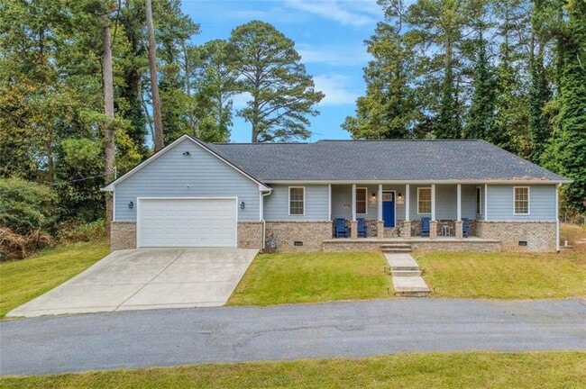 property at 2925 Dodson Dr