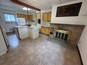 1330 Dewey Ct in Madison, WI - Foto de edificio - Building Photo