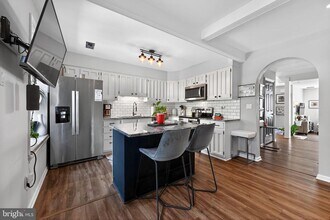 8 Independence Pl in Newtown, PA - Building Photo - Building Photo