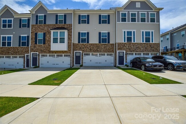 property at 9833 Oaklawn Blvd NW