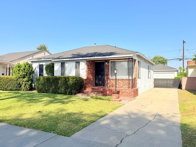 property at 428 N 6th St