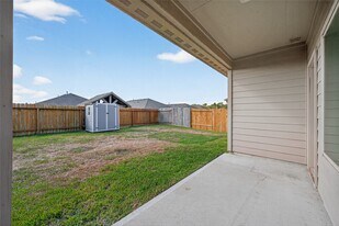 21170 Alder Oaks Dr in New Caney, TX - Building Photo
