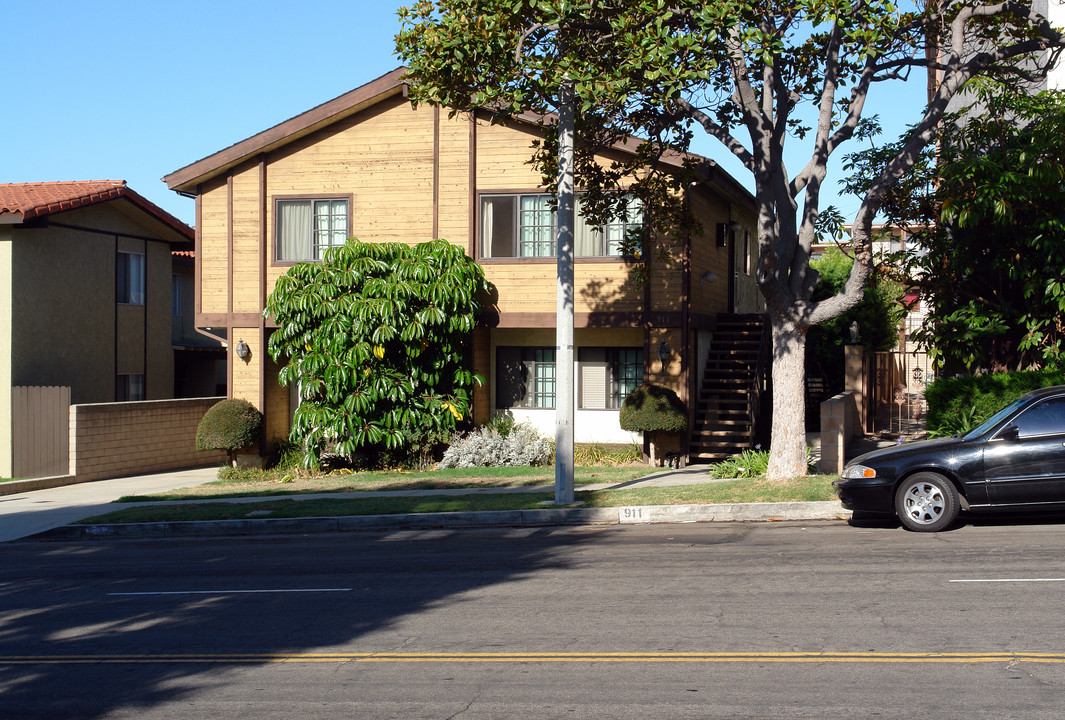 911 Main St in El Segundo, CA - Building Photo