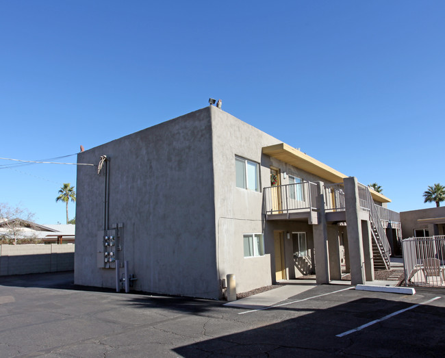 Palm Cove Apartments in Scottsdale, AZ - Building Photo - Building Photo