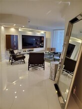 3000 Island Blvd in Aventura, FL - Building Photo - Building Photo