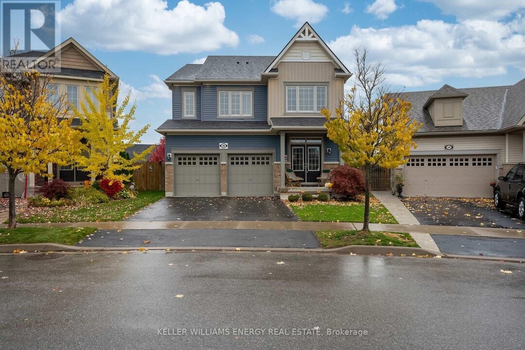 36 Angela Cres in Niagara-On-The-Lake, ON - Building Photo