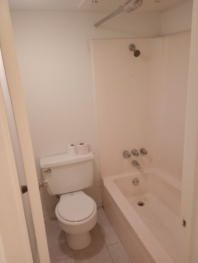 7152 Fair Oaks Ave, Unit 2210 in Dallas, TX - Building Photo - Building Photo