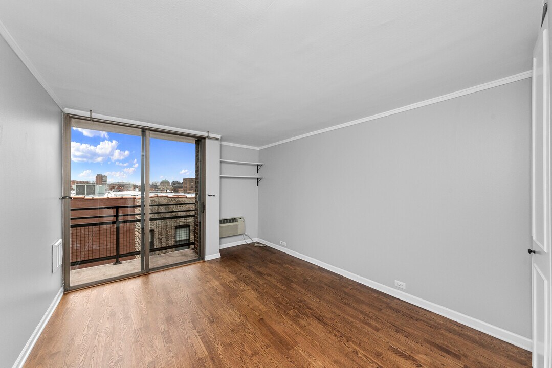 2600 N Hampden Ct in Chicago, IL - Building Photo