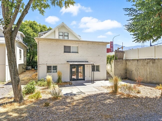 31 W 100 N, Unit 31 Studio