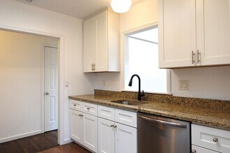 227 N Country Rd in Miller Place, NY - Building Photo - Building Photo