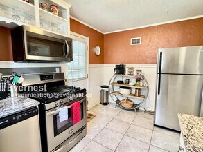 2547 S Pittsburg Ave in Tulsa, OK - Building Photo - Building Photo