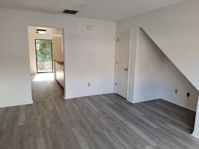 property at 2052 Kings Hwy