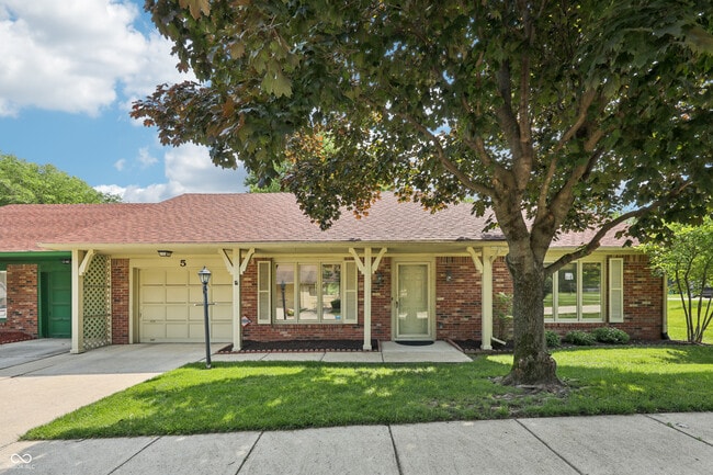 property at 5 Woodacre Dr