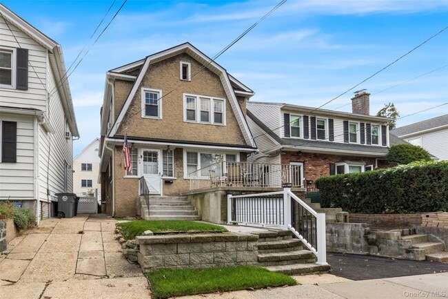 508 River Ave in Pelham, NY - Building Photo - Building Photo