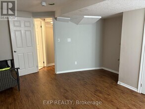 1975 Fairport Rd in Pickering, ON - Building Photo - Building Photo