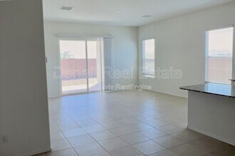15661 W Smoketree Dr in Surprise, AZ - Building Photo - Building Photo