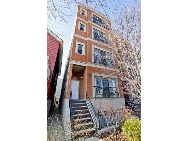 2519 W Congress Pky, Unit #1 in Chicago, IL - Foto de edificio - Building Photo